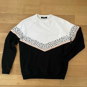 White Fox Boutique x Sarah’s Day Sweatshirt. Worn once. Size XS